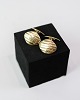Osted Antik & 
Design 
præsenterer: 

Manchet 
knapper - 14 
karat guld - 
Stemplet 585 - 
Rillede 
overflade ...