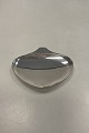 Danam Antik 
præsenterer: 
Georg 
Jensen Sterling 
Sølv Henning 
Koppel skål No. 
1077