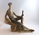 Nao. Porcelænsfigur. Jæger. Højde 27 cm. Længde 29 cm. (1 sortering)