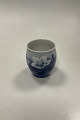 Danam Antik 
præsenterer: 

Bing og 
Grøndahl 
Julerose Vase 
No. 191