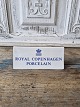 Karstens Antik 
præsenterer: 

Royal 
Copenhagen 
Forhandlerskilt