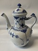 Antik Huset 
præsenterer: 

Royal 
Copenhagen 
Halvblonde 
Kaffekande.
Dek. Nr. 1 / 
519.