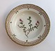 Lundin Antique 
præsenterer: 

Royal 
Copenhagen. 
Flora Danica. 
Lille dyb 
portionsskål. 
Model 3590. 
Diameter 14,5 
...