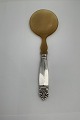 Danam Antik 
præsenterer: 

Georg 
Jensen Sølv / 
Horn Dronning 
Serveringsspade 
No. 206