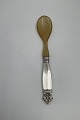 Danam Antik 
præsenterer: 

Georg 
Jensen Sølv 
Dronning 
Servingsske med 
Horn No. 108A