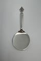 Danam Antik 
præsenterer: 

Georg 
Jensen Sterling 
Sølv Dronning 
Serveringsspade 
No. 388