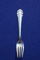 Antikkram 
præsenterer: 

Liljekonval 
Georg Jensen 
sølvbestik, 
frokostgafler 
17,3cm