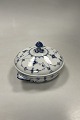 Danam Antik 
præsenterer: 

Royal 
Copenhagen 
Musselmalet 
Riflet Rundt 
Terrin No. 309