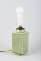 L'Art 
præsenterer: 

Kinesisk 
lampe af 
keramik, 
messing 
montering.