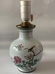 Antik Huset 
præsenterer: 

Kinesisk 
bordlampe i 
porcelæn med 
messing top.
Højde 26 cm