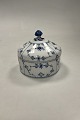 Danam Antik 
præsenterer: 

Royal 
Copenhagen 
Musselmalet 
Riflet 
Bonbonniere No. 
176 / 177