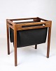Osted Antik & 
Design 
præsenterer: 

Avis/Magasin 
Holder - 
Palisander & 
Sort Canvas - 
Dansk Design - 
1960erne
