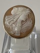Antik Huset 
præsenterer: 

14 karat 
guld, Dame Camé 
guldring.
Ring størrelse 
54