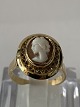 Antik Huset 
præsenterer: 

18 karat 
guld, Dame Camé 
guldring.
Ring størrelse 
55