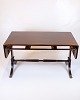 Osted Antik & 
Design 
præsenterer: 

Sofabord 
Med Klapper - 
Stil Af 
Hepplewhite - 
Mahogani - 
1960erne
