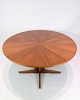 Osted Antik & 
Design 
præsenterer: 

Sofabord – 
Rundt – Teak – 
Holger Georg 
Jensen – Kubus 
– 1960’erne
