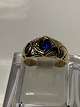 Antik Huset 
præsenterer: 

14 karat 
guld Damering 
med blå safir.
Ring størrelse 
44.