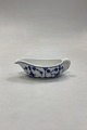 Danam Antik 
præsenterer: 

Royal 
Copenhagen 
Musselmalet 
Riflet Ovalt 
Smørnæb No. 
2039