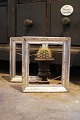 K&Co. 
præsenterer: 

Fransk 
1800 tals sølv 
ramme i træ med 
gammel 
sølvbelægning 
og fin patina. 
Yder mål : 
21x18cm.