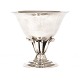 Aabenraa 
Antikvitetshandel 
præsenterer: 

Georg 
Jensen opsats i 
sterlingsølv. 
Fremstillet 
1933-44. #17B. 
H: 13cm. ...