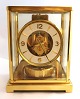 Jaeger 
LeCoultre. 
Atmos. Bordur i 
urkasse af 
messing med ...