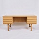 Osted Antik & 
Design 
præsenterer: 
Fritstående 
Skrivebord - 
Seks Skuffer - 
Egetræ - Omann 
Junior - Dansk 
Design ...