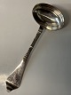 Antik Huset 
præsenterer: 
Antik 
Rococo, Sølv 
Sovseske 
(Rokoko)
Længde 18,5 
cm.