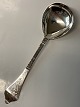 Antik Huset 
præsenterer: 
Antik 
Rococo, Sølv 
Kartoffelske 
(Rokoko)
Længde 21 cm.