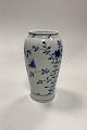 Danam Antik 
præsenterer: 
Bing og 
Grøndahl 
Sommerfugl Vase 
No. 682