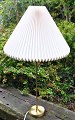 Pegasus – Kunst - Antik - Design præsenterer: Klint, Esben (1915 - 1969) Danmark: Bordlampe af messing. Model 307.