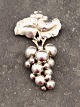 Middelfart 
Antik 
præsenterer: 
Georg 
Jensen 
Moonlight 
Grapes Broche 
217B
