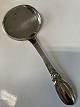 Antik Huset 
præsenterer: 
Evald 
Nielsen No. 16 
Serveringsspade 
Sølv.
Længde 20,2 
cm.