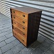 Kinnerup Antik 
& Porcelæn 
præsenterer: 
Henning 
Korch
kommode
Palisander