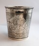 Stort sølvbæger. Sølv mester ukendt. Indgravering fra 1756. Højde 11 cm. 
Diameter 10 cm.