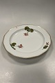 Royal Copenhagen Art Nouveau Stel No. 225 Pelargonoe Rundt Fad No. 2018