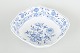 Meissen
Firkantet skål, “Løgmønstret”, tidligt 1900-tal.