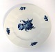 Royal Copenhagen. Blå blomst, kantet. Middagstallerken. Model 8549. Diameter 
25,5 cm. (2 sortering)
