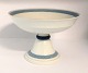 Lundin Antique 
præsenterer: 
Royal 
Copenhagen. Blå 
Vifte. Kageskål 
på fod. Model 
11549. Diameter 
23 cm. Højde 15 
...