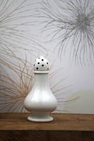 Porcelain and earthenware ...