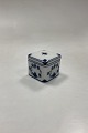 Danam Antik præsenterer: Royal Copenhagen Musselmalet Riflet Bonbonniere No. 2318