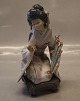 Klosterkælderen præsenterer: Lladro Kiyoko Geisha Design Salavador Debón 1984 18 cm