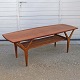 Kinnerup Antik & Porcelæn præsenterer: Sofabord med tremmehyldeteak149 cm