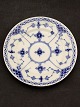 Middelfart Antik præsenterer: Royal Copenhagen Musselmalet halvblonde tallerken 1/653