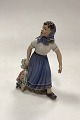 Danam Antik præsenterer: Dahl Jensen Figur Gartner Pige med Grøntsager No. 1301