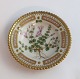 Lundin Antique præsenterer: Royal Copenhagen, Flora Danica. Kuvertaskebæger / smørskål. Design #3501. Diameter ...