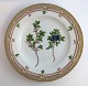 Lundin Antique præsenterer: Royal Copenhagen, Flora Danica. Middags tallerken. Design #3549. Diameter 25 cm. (1 ...