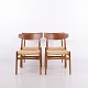 Osted Antik & Design præsenterer: Hans J. Wegner CH23 Spisebordsstole med Rygstykke i Teak og Fletsæde fra Carl ...