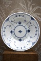 K&Co. præsenterer: Royal Copenhagen Musselmalet moderne Dyb tallerken / skål.Dia.: 23,5cm. RC#606...