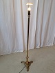 Antik Pjot præsenterer: Gulvlampe kr. 650,-