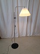 Antik Pjot præsenterer: Gulvlampe kr. 1800,-